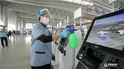 青岛机场预计双节期间迎出行小高峰，消毒服务保障旅客安心出行